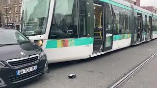 [RATP] OMG ACCIDENTS ENTRE UN TRAMWAY DE LA RATP ET UNE VOITURE 😱