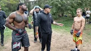 Wenn dumme Bodybuilder MMA-K&auml;mpfer herausfordern