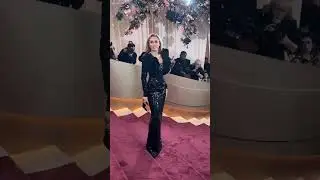 Miley Cyrus at the Golden Globes 😍🔥 SHE LOOKS SO GORGEOUS