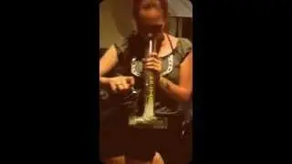 420Model loves her bong hit