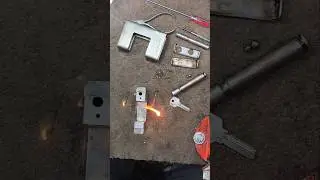 Restoring a Rusty Old Padlock in 1 Minute!🔥🔥🔑🔓#Shorts #Restoration #RustyLock #Satisfying  #DIY