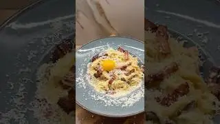 The REAL Carbonara &ndash; No Cream! Let's make it Tade.licious! 🥓🧀 #food #shorts #cooking #recipe