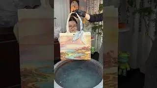Use the color scheme mix with water to have the forest and the sky for made a beautiful bag