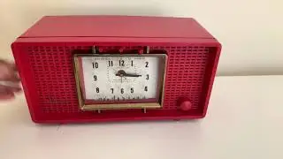 Cardinal Red Vintage 1955 Sylvania Model R598-18618 Vacuum Tube AM Radio Panelescent Screen Works!