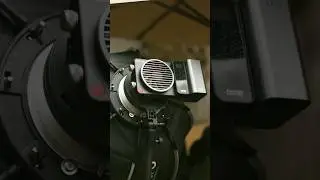Esse &eacute; o MOLOS X100, refletor de led potente e compacto #molus #molusx100 #zhiyun