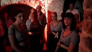 Sve jos mirise na nju
