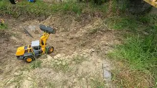 RC Radlader Liebherr 586 bei der Arbeit 1/14 Modellbaustelle Dinslaken 