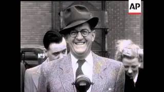 STANLEY HOLLOWAY ARRIVES IN AUSTRALIA