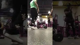 MARK MONEY OUTSIDE ENJOYING HIS GYM TIME (HEALTH IS WEALTH ) 