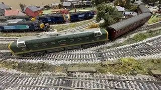 Class 55 Deltic St Paddy pulling 9 coaches.
