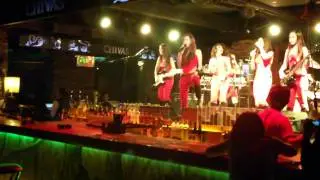 Live Girls Band in Safari Disco at Genting Highland (4)