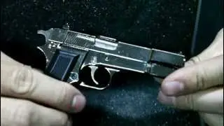 Browning Hi-power M1935 1:2 scale model review by CRW-airsoft.com