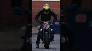 Motorcycle vs Flamethrower! - Airform Brozak