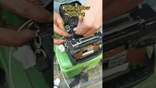 Perfect Optical Fiber Splicing in Seconds! Watch till end #opticalfiber #purefiber #Shorts