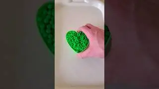 Green beads. Green heart. #reverse #beads #asmr #satisfying