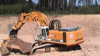 LIEBHERR R974, Bell B40D / Fa. Streicher, A6 Wernberg-Köblitz, Germany, 02.06.2003.