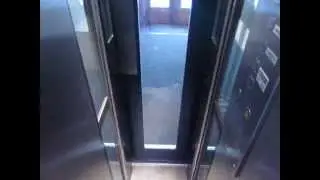 Lutz hydraulic glass elevator at an office building in Hamburg