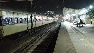 Night High Speed Train Crossing 🚆 | Tejas & Shatabdi Express at Amalsad | Indian Railways