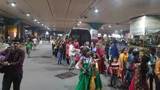 Incredibly Long Serpentine Queue at Thane Station West - Auto Stand!