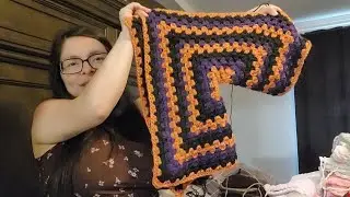 I'm back! current WIPS | Fall & Christmas | crochet & loomknit| Use up my yarn stash