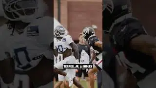 A.J. Terrell Jr. with the pass break at joint practice 👀 #falcons #nfl