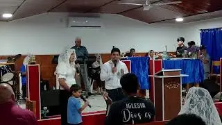 Nuestro hermano Hugo junto a su esposa Tania y su pequeño Oseias