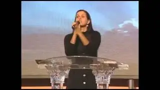Cantora Thaique-Deus vai Fazer