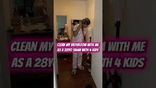 Clean my bathroom with me #mom #fyp #momlife #cleaning