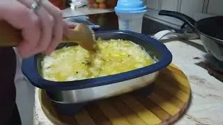 Tortilla de patatas con cebolla en la microprogrill