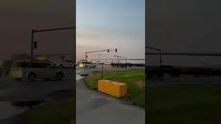 Прицепы на самом деле поворачиваются, чтобы проходить повороты. Что-то вроде пожарной машины с кр...