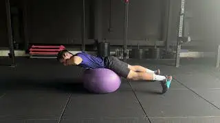 FITBALL: Back Extension with Upper Body Lift / Leđna ekstenzija podizanje gornjeg dijela tijela
