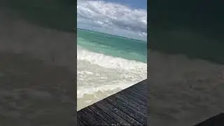 CANCUN: As&iacute; se ve el frente frio. Nadar&iacute;as aqui?