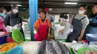 {蚵仔}}溪湖小辣椒🌶️ 海鮮叫賣🦞每週星期三星期六 星期日📍地點：彰化縣溪湖鎮忠溪路386號往前100公尺📍時間：6:30-10:30🔍：官方賴@701azvya
