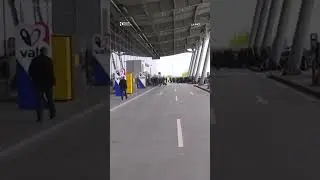 U nis p&euml;r n&euml; Zvic&euml;r, vdes n&euml; aeroport