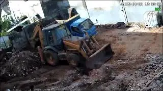 BONGKAR BANGUNAN PAKAI BEGO DOLZER EKSKAVTOR BEGO DI KESAMBEN BLITAR P e