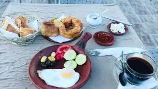 Breakfast in the Rif Mountains 