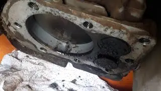 Briggs 3.5 hp Flywheel and Head removal, Special at the end with my new camera. Part 1