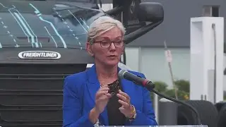 Energy Sec Granholm tours Oregon clean energy hubs