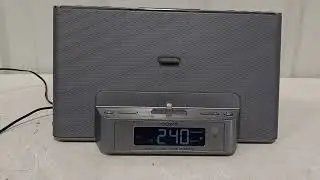 Sony iPhone Clock Radio Speaker Dock Dream Machine ICF-CS15iPN
