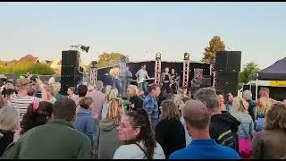 I will follow van U2 door band &ldquo;live shake&rdquo; - festival Hoogkarspel 