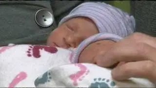 IDENTICAL TRIPLETS? 1 IN A 1,000,000 - BBC NEWS