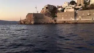 ΜΕ ΘΑΛΑΣΣΙΟ ΤΑΞΙ ΑΠΟ ΤΟ ΛΙΜΑΝΙ ΥΔΡΑΣ ΣΤΟ ΚΑΜΙΝΙ