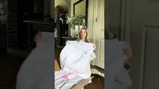UNBOX my first artist merch with me! #indieartist #musicartist #singer #unboxing #merch