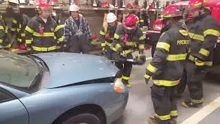 Demolka samochodu przez strażak&oacute;w Car Extraction Training