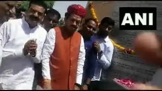 Dausa, Rajasthan: Congress leader Sachin Pilot pays tribute to his father Rajesh Pilot on his death