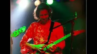 Paul Gilbert vs Buckethead