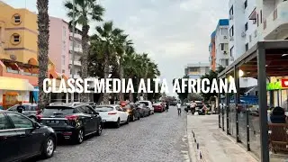 Andando num bairro de classe média alta na Africa - Praia, Cabo Verde