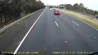 DASH CAM CAPTURE /CAR CRASH | M4 UK /MASSIVE CRASH MOTORWAY