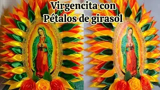 Virgencita con Petalos de girasol y rosas eternas #rosaseternas #virgendeguadalupe #virgenmaria 