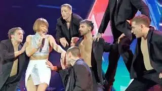 Alessandra sulle note di Notti blu a Bologna